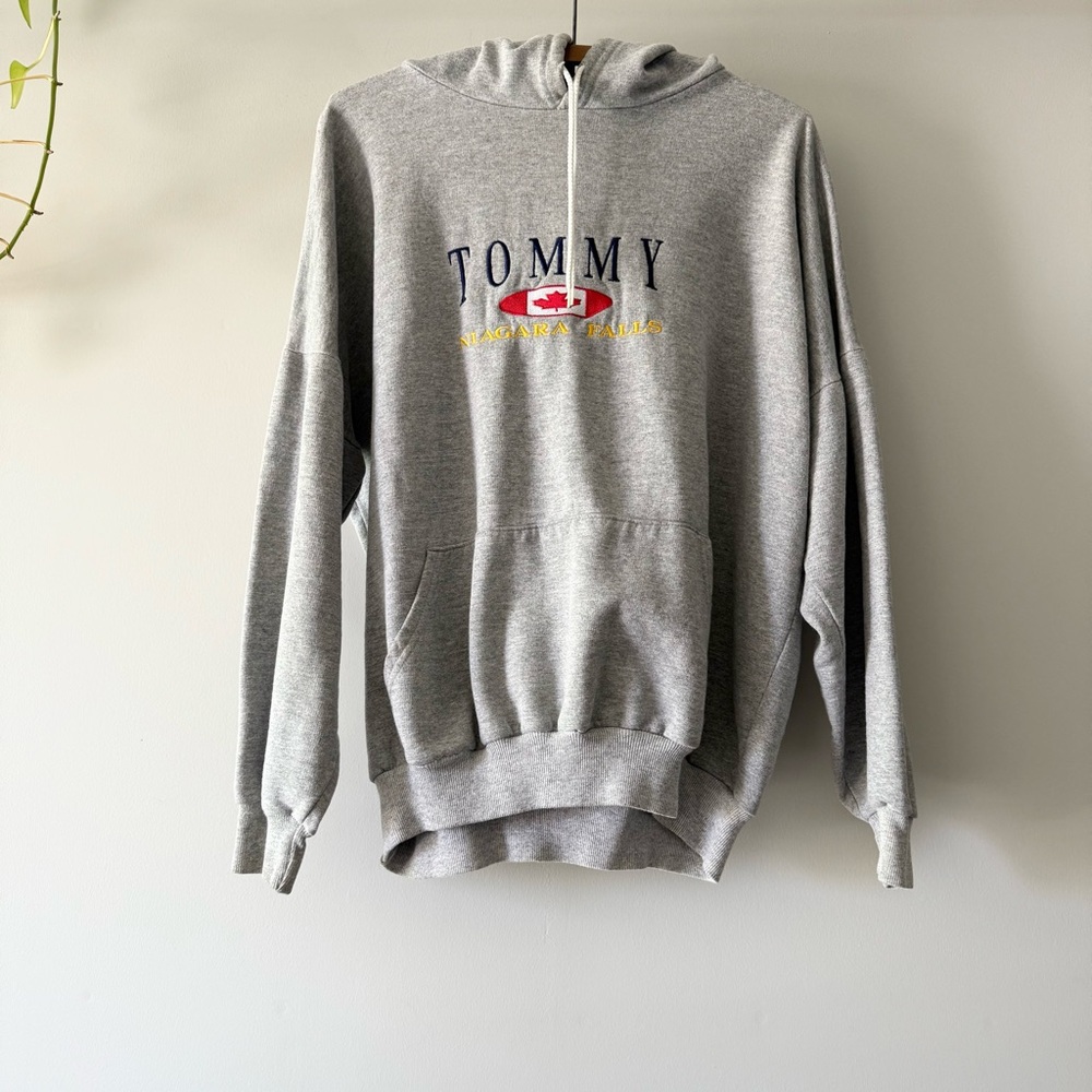 Vintage 90s Tommy Hilfiger Niagara Falls Canada‎ Sweatshirt Size Small
